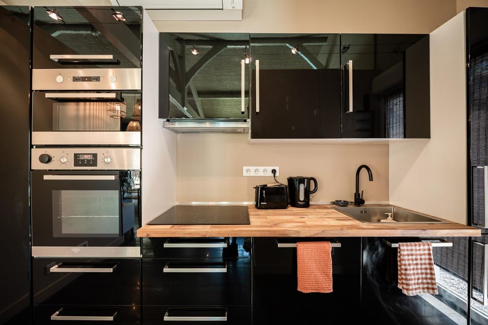 Coffee/tea facilities, dishwasher, minibar, pet friendly, stove, toaster