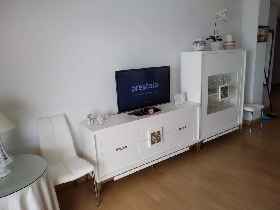 Communal lounge/ TV room, TV and multimedia