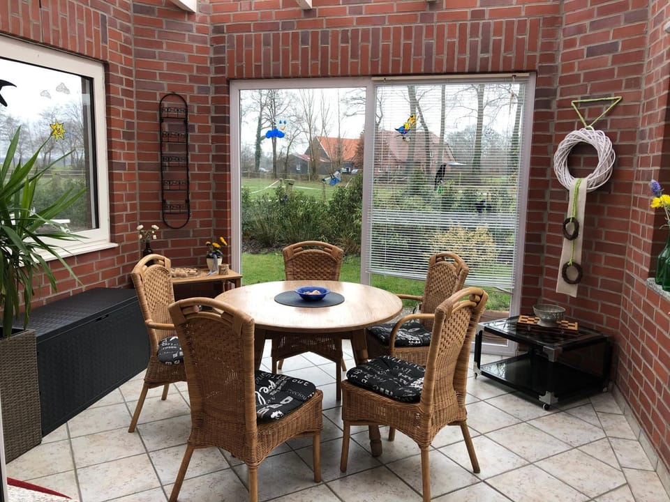 Balcony/Terrace, Seating area, Dining area, Garden view