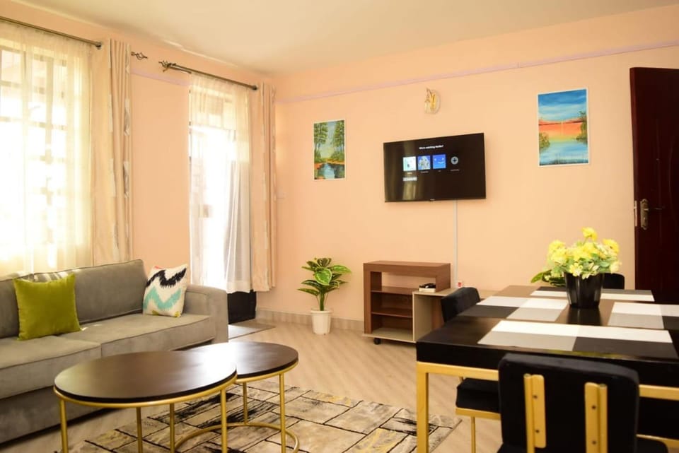 TV and multimedia, Living room, Seating area, Dining area