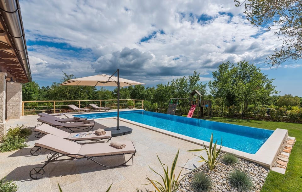 Patio, Natural landscape, Garden, Garden view, Pool view, Swimming pool, Swimming pool, sunbed