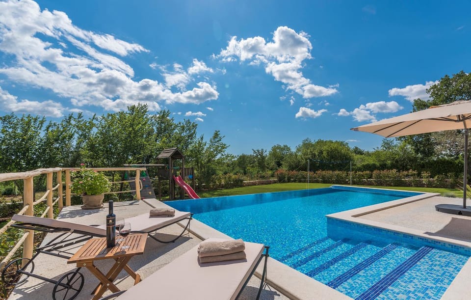 Garden, Garden view, Pool view, Swimming pool, sunbed