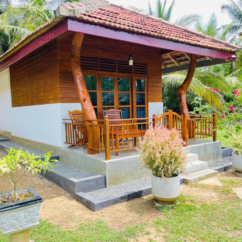 Property building, Day, Garden, View (from property/room), Balcony/Terrace, Garden view