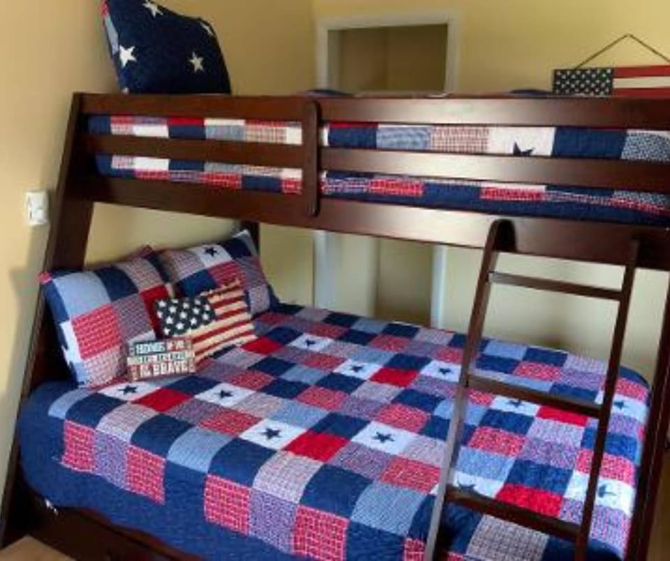 Bed, Bedroom, bunk bed