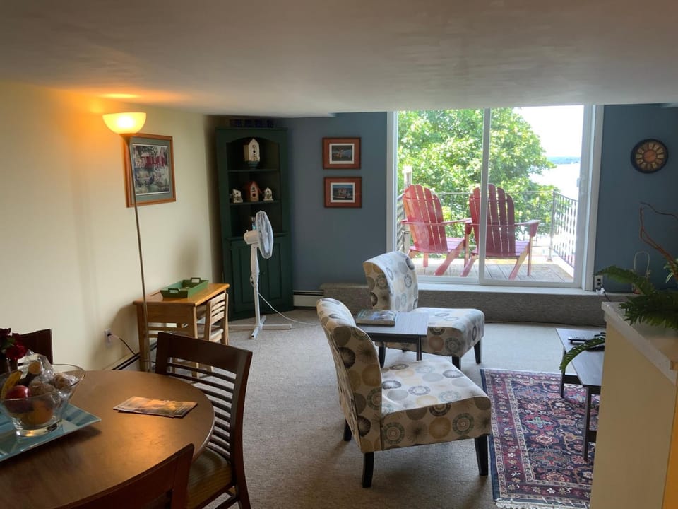 Patio, Living room, Seating area, Dining area