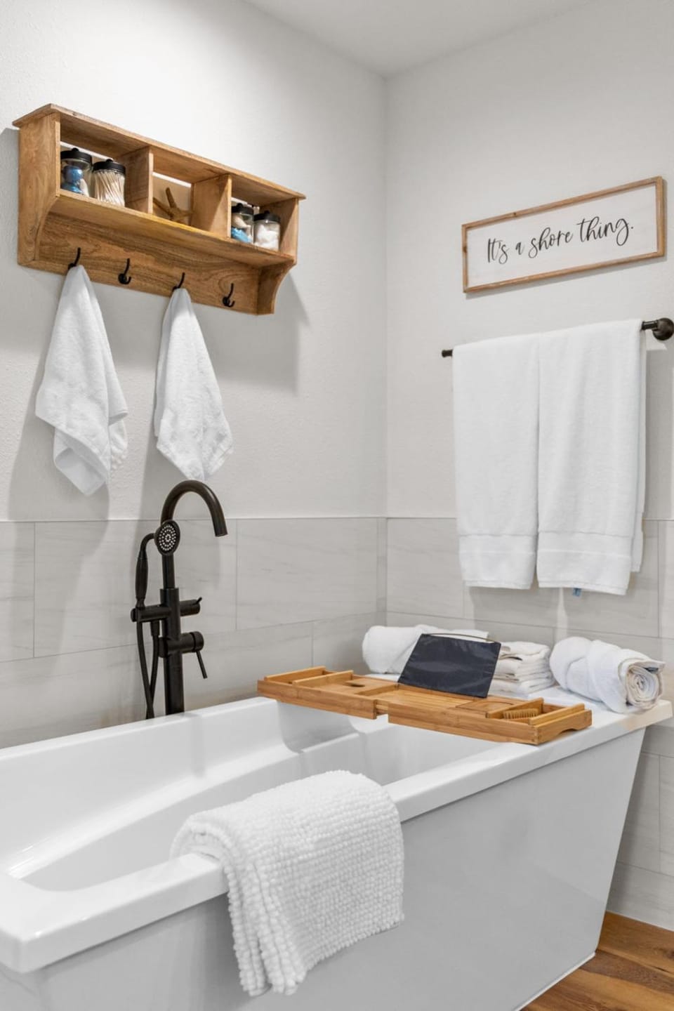 Bathroom, Bath, towels