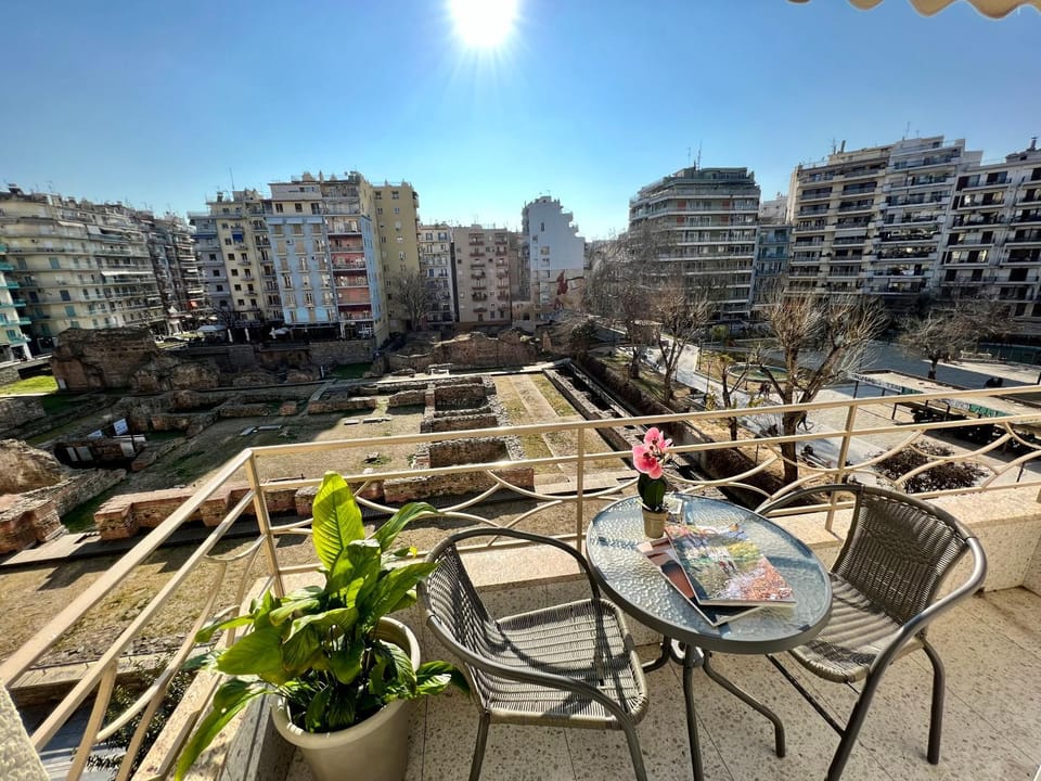 Property building, View (from property/room), Balcony/Terrace