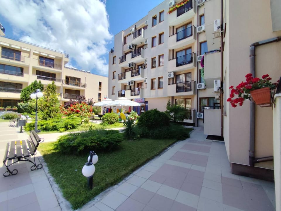 Garden, Garden view, sunbed