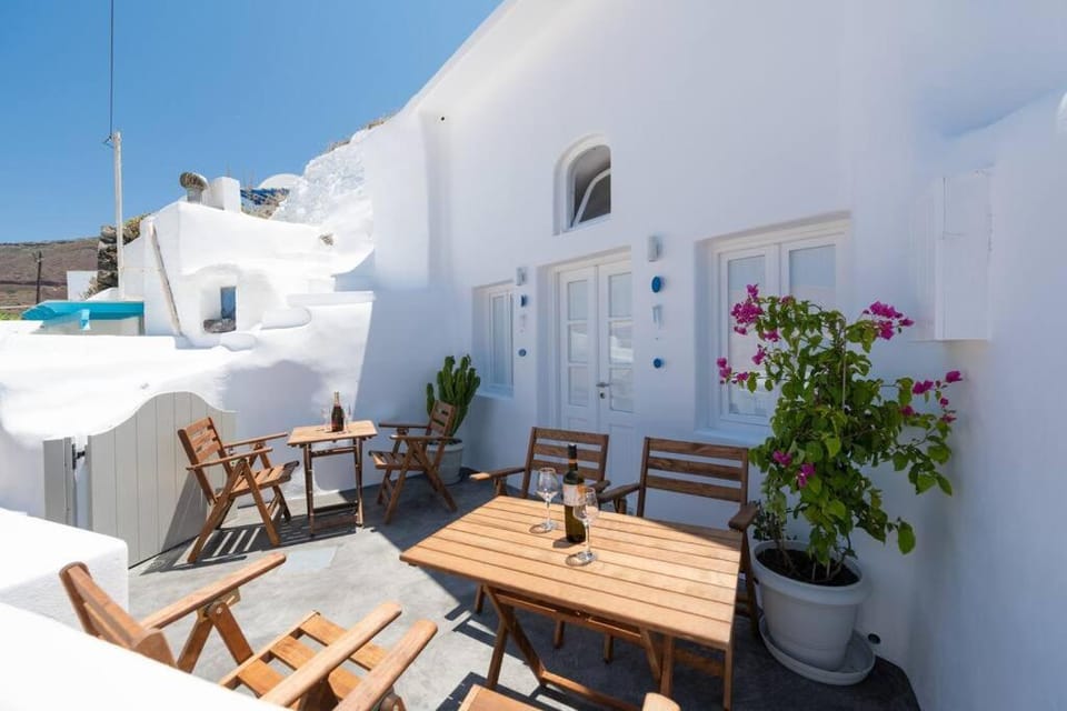 Property building, Patio, Seating area