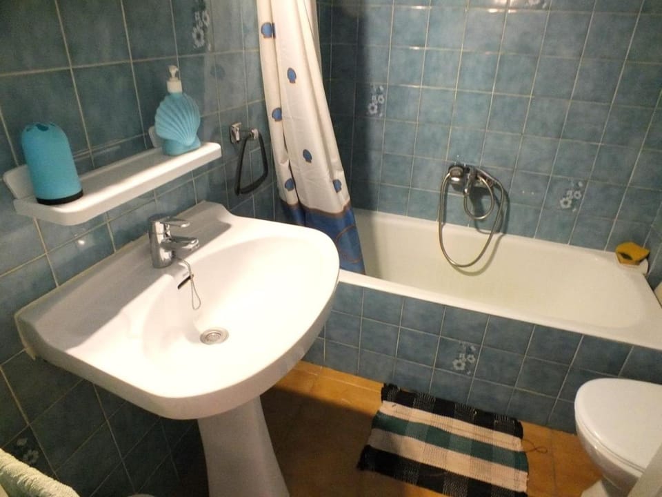 Apartamento en Empuriabrava para 4/6 personas, a 800m de la playa, con terraza y aire acondicionado - ES-204-4 Apartment in Alt Empordà