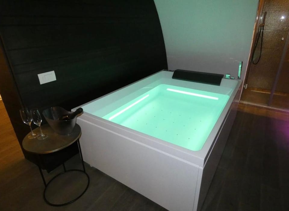 NICOLAUS SUITE Wellness Experience House in Bari