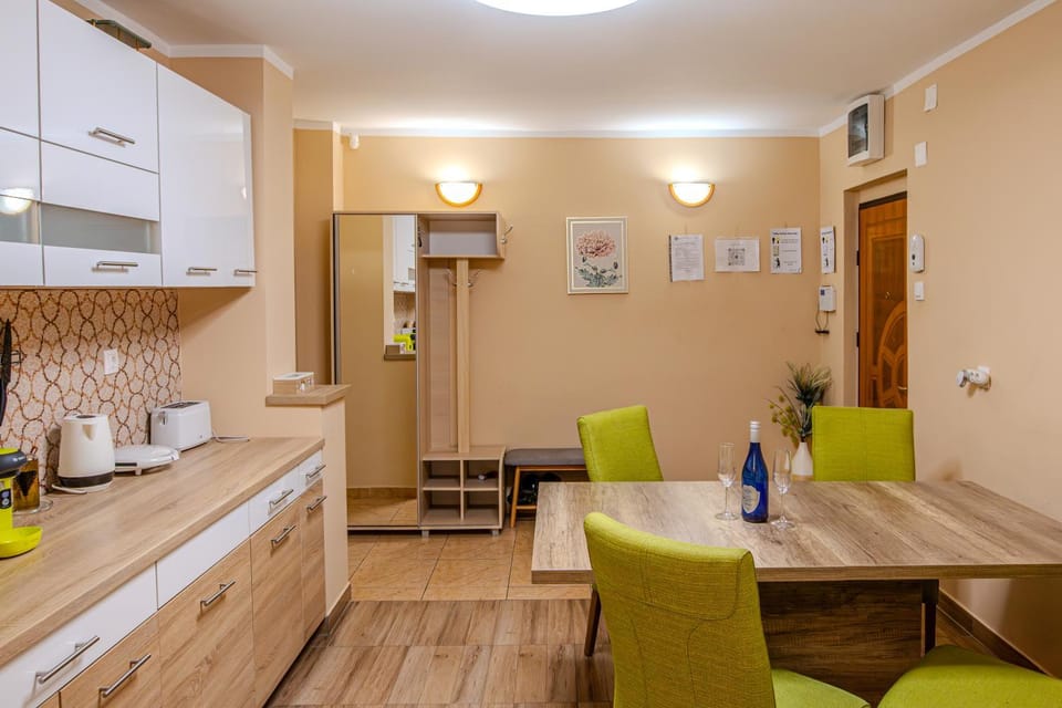 Breakfast, kitchen