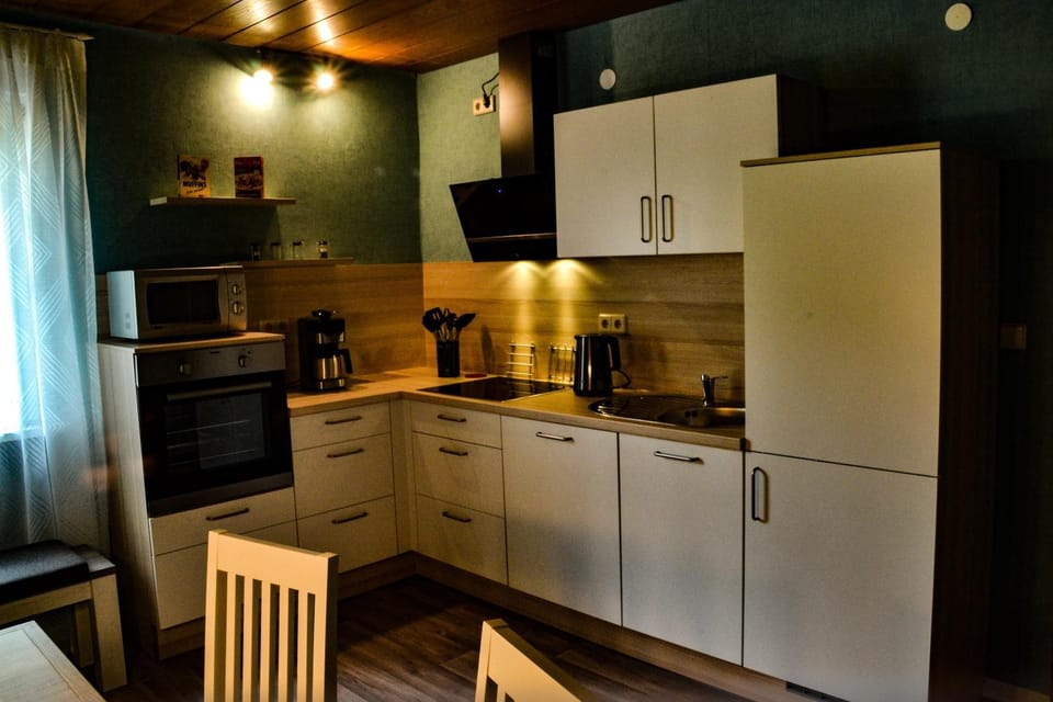 Coffee/tea facilities, Kitchen or kitchenette, dishwasher, minibar, pet friendly, stove