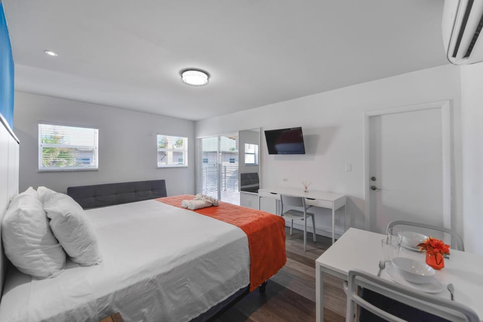Wonderful Studio with pool and parking at the beach! M31 Apartment in Hollywood Beach