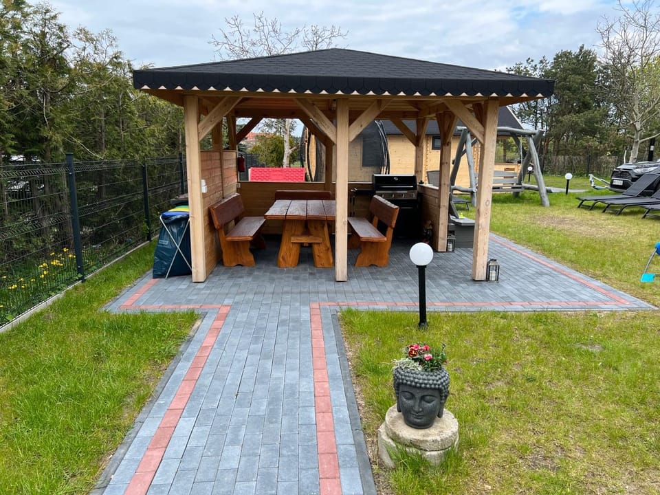 Patio, BBQ facilities