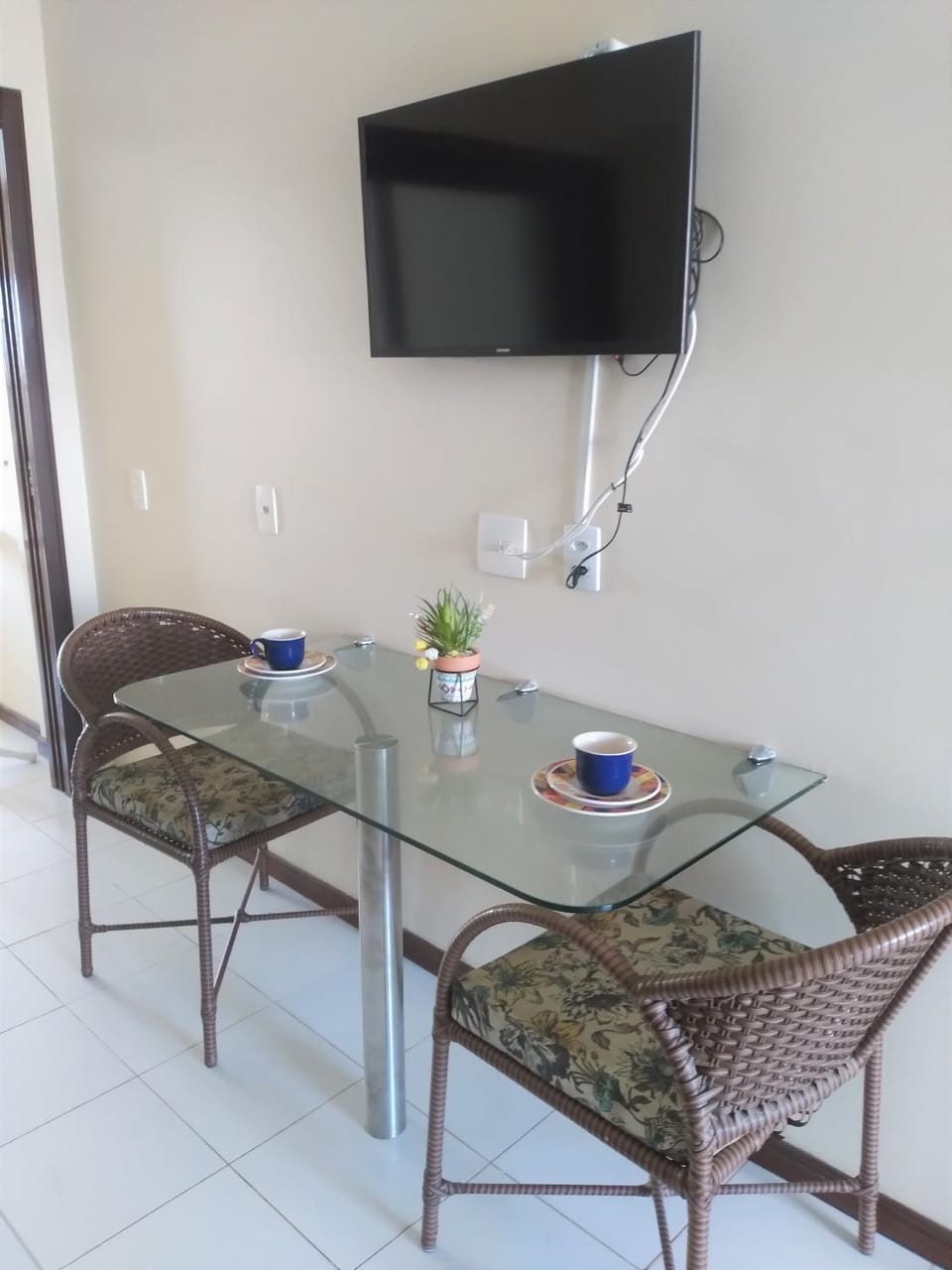 Communal lounge/ TV room, TV and multimedia, Dining area