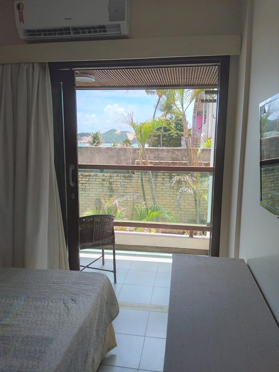 Bed, View (from property/room), Balcony/Terrace, Photo of the whole room, Bedroom, air conditioner