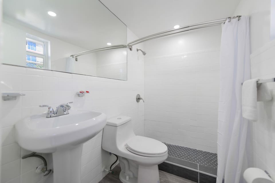 Serene Studio by the Beach with pool - M34 Apartment in Hollywood Beach