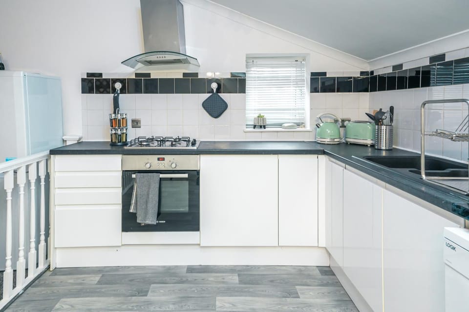 Elegant 4BR Little Venice By Aureva Residences House in City of Westminster