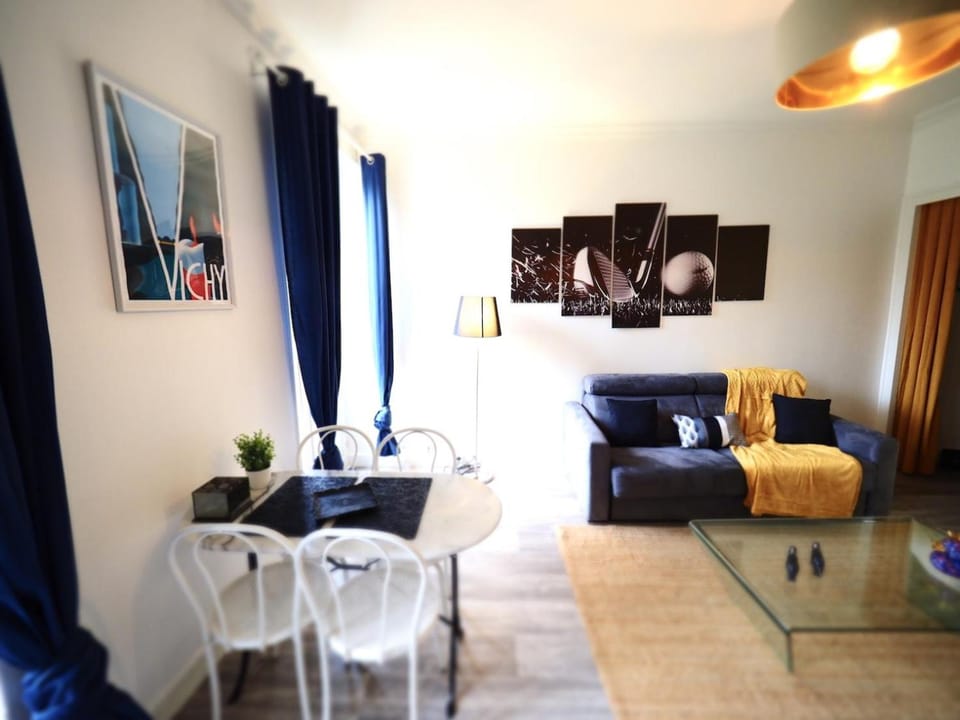 LE PLAISANCE - Face au Parc - Duplex - Balcon Apartment in Auvergne-Rhône-Alpes