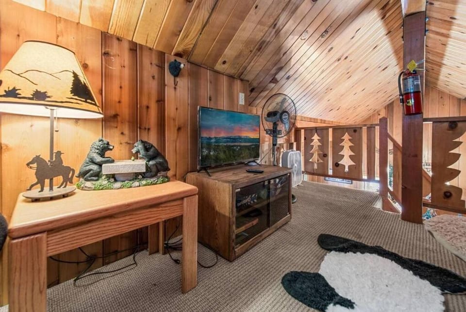 Paradise Cabin Cabin in Southern California
