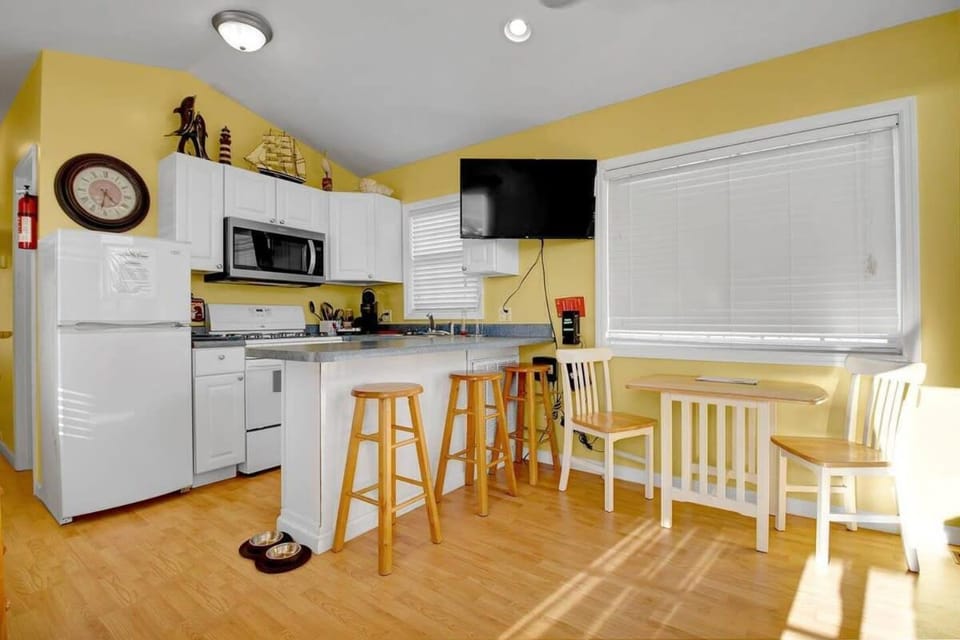Surf City 2BR Model Home with Pool and Boat Ramp Access House in Surf City