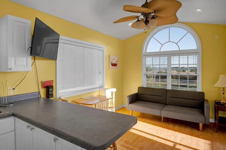 Surf City 2BR Model Home with Pool and Boat Ramp Access House in Surf City