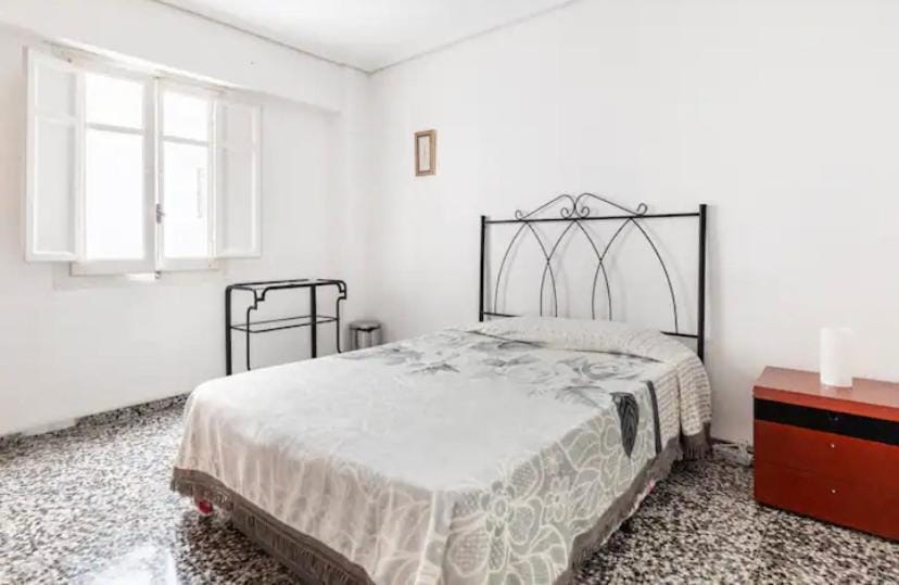 private room in shared apartment Valencia WorkStay Vacation rental in Valencia