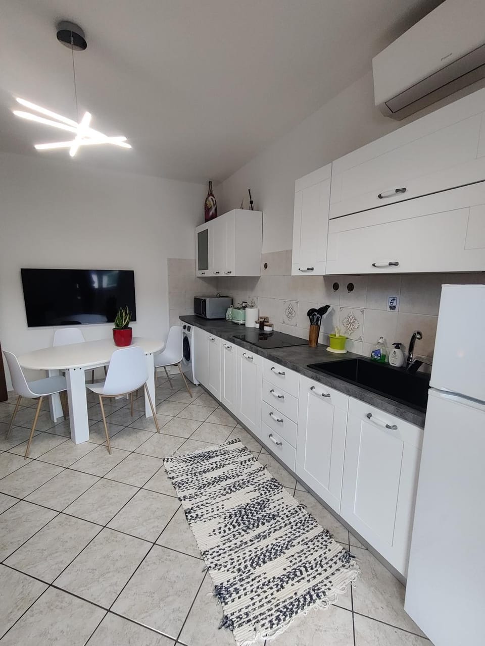 TV and multimedia, Kitchen or kitchenette, Dining area, minibar, stove