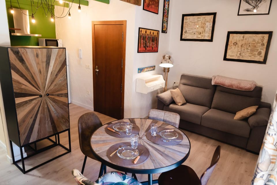 Living room, Seating area, Dining area, wardrobe