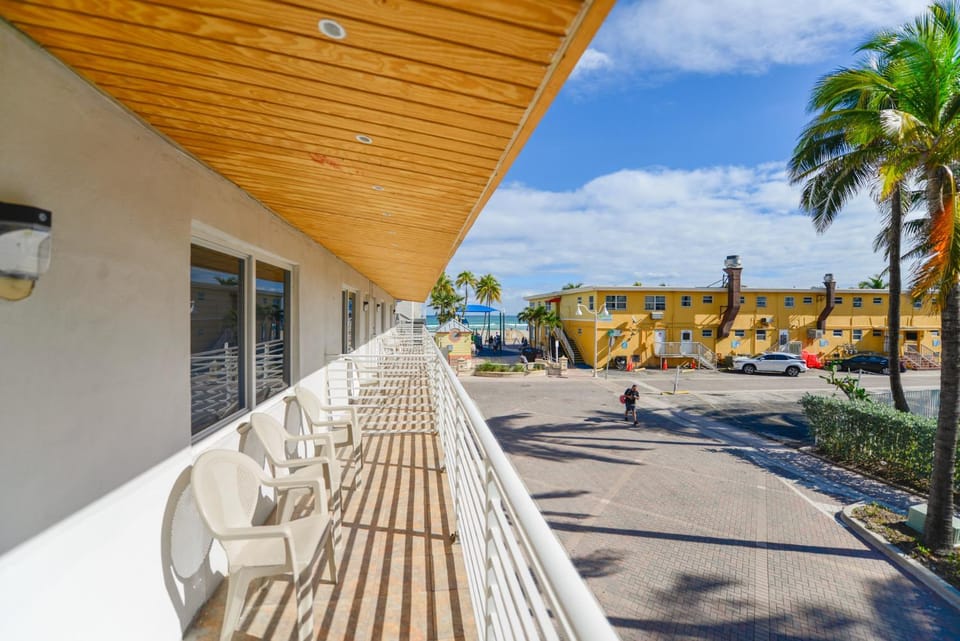 Fantastic Studio at the Beach with Parking&Pool - M43 Apartment in Hollywood Beach