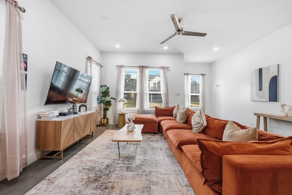 The Right House @ East Downtown Apartment in Houston