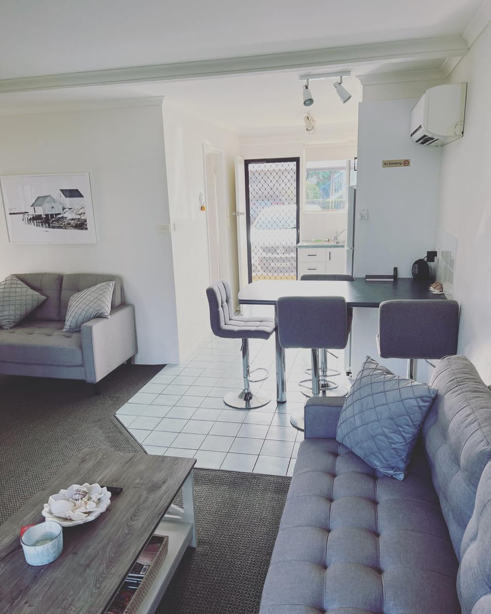 Nautilus Hamptons Style Luxury Beach Apartment Merimbula Hotel in Merimbula