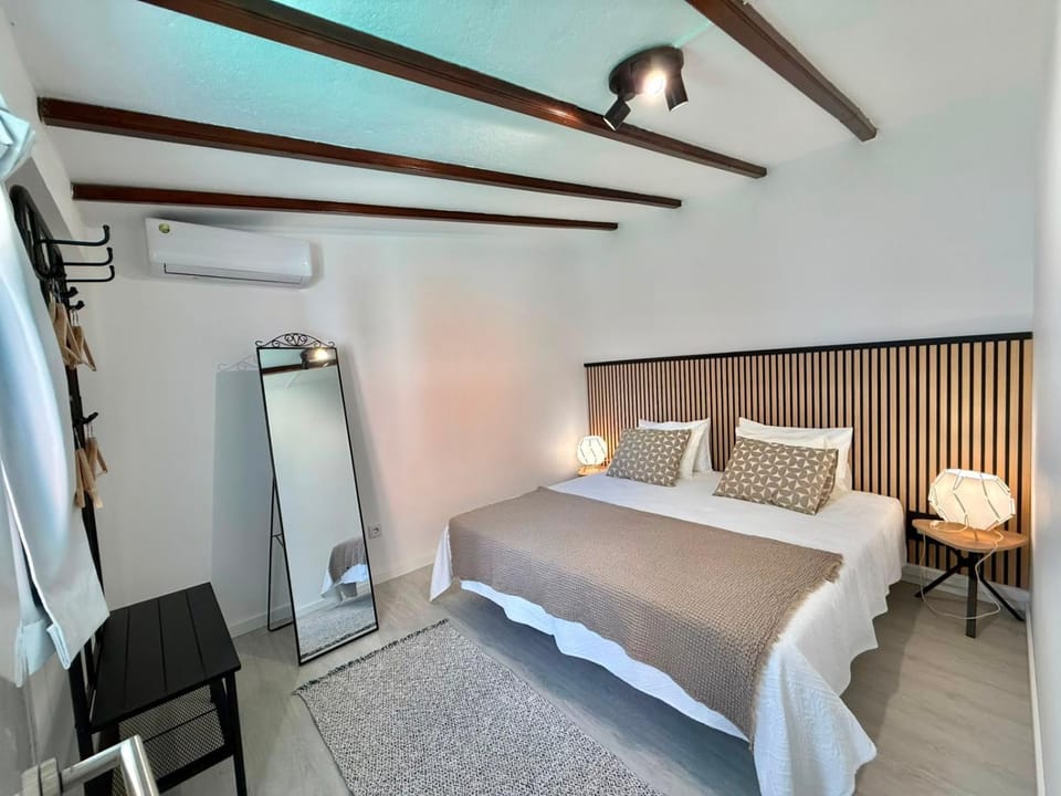 IN-Cascais - Suite Deluxe with Terrace & Villa with Pool Vacation rental in Cascais
