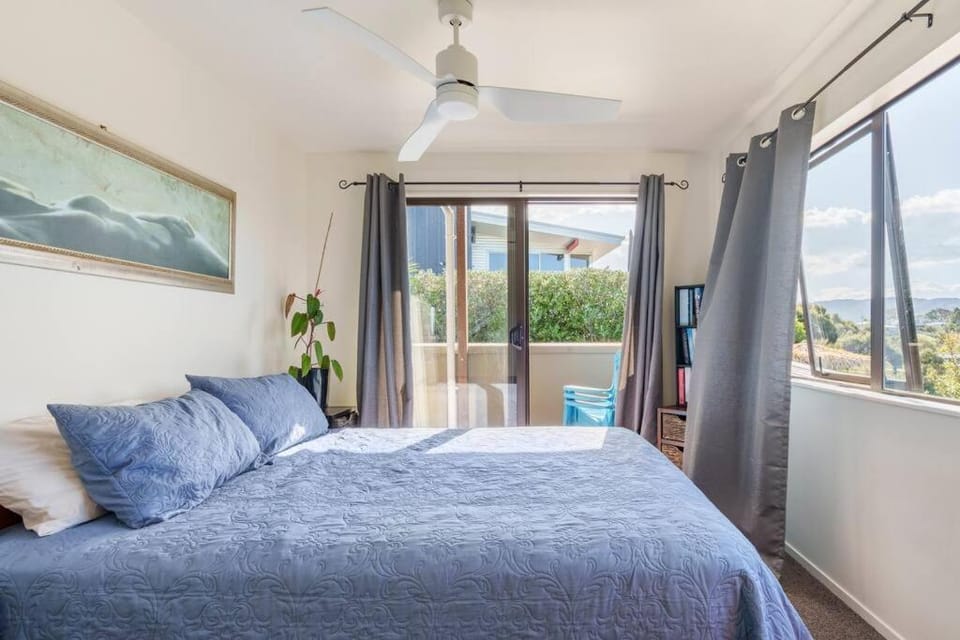 Bed, View (from property/room), Balcony/Terrace, Bedroom, fireplace