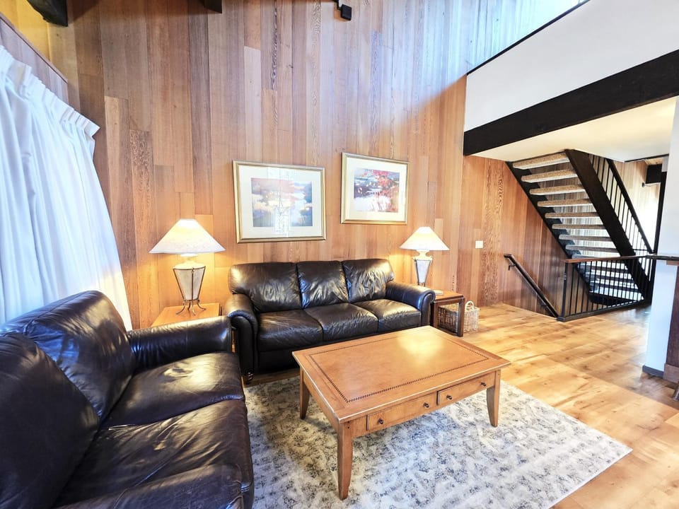 KWC1055 - Kingswood Cornerview Apartment in Tahoe Vista
