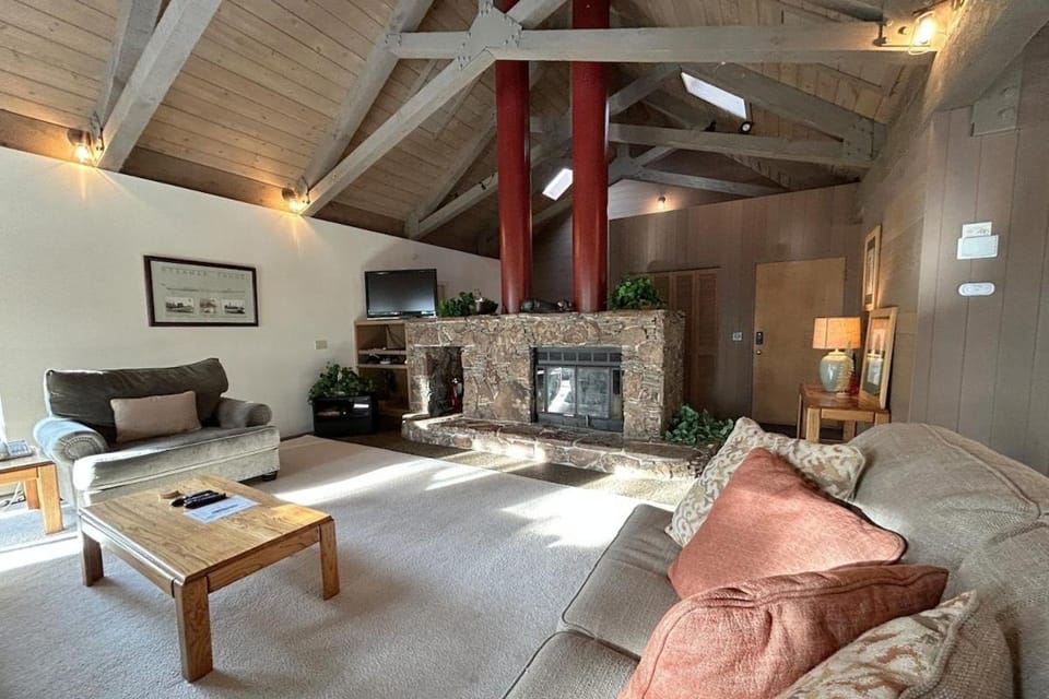 Tumbleweed Pines home House in Incline Village