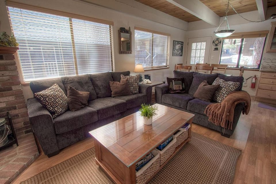Cozy Mountain Hideaway home House in Incline Village