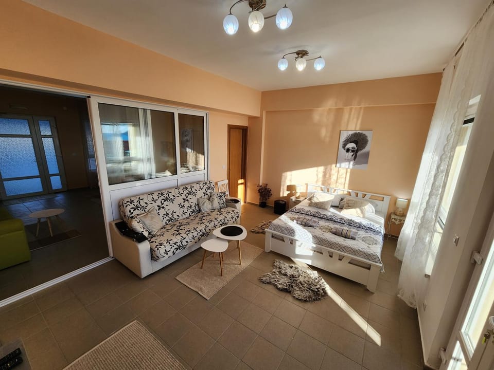 Photo of the whole room, Seating area, Bedroom