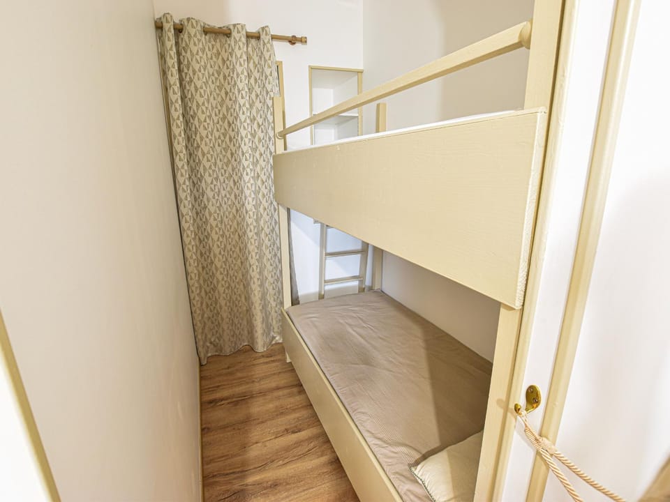 Gîte restauré 6 pers. au bord de la rivière, proche centre, parking et wifi - FR-1-410-380 House in Pays de la Loire
