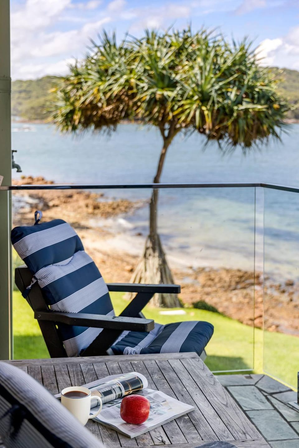 Patio, Day, Natural landscape, View (from property/room), Balcony/Terrace, Seating area, Beach, Sea view
