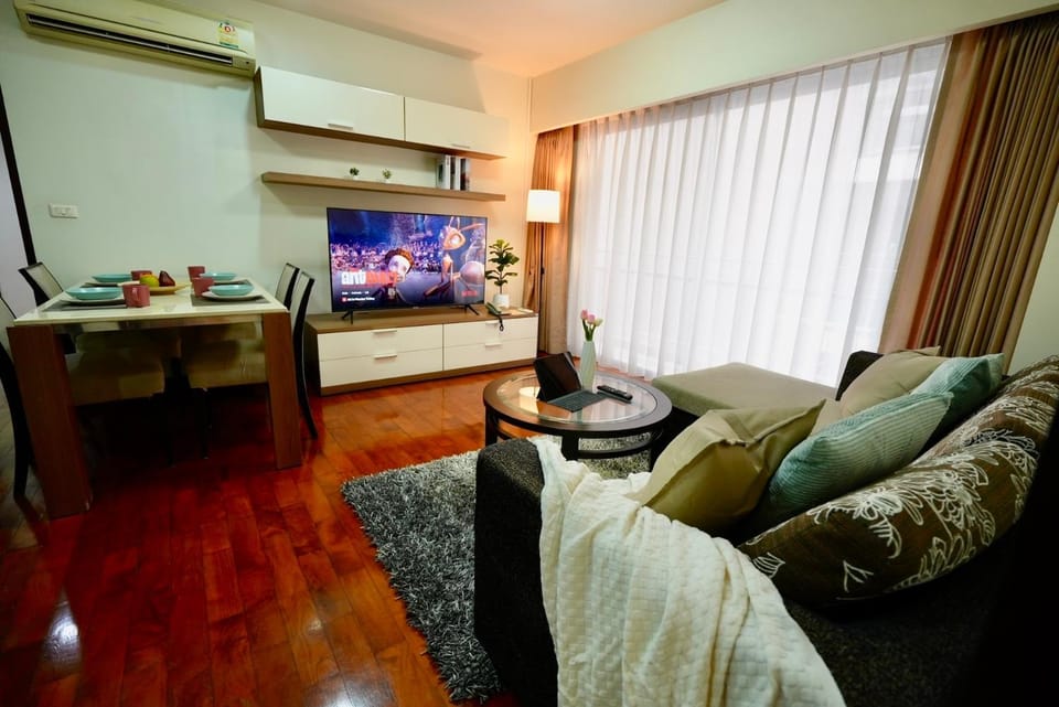 Living room, Area and facilities