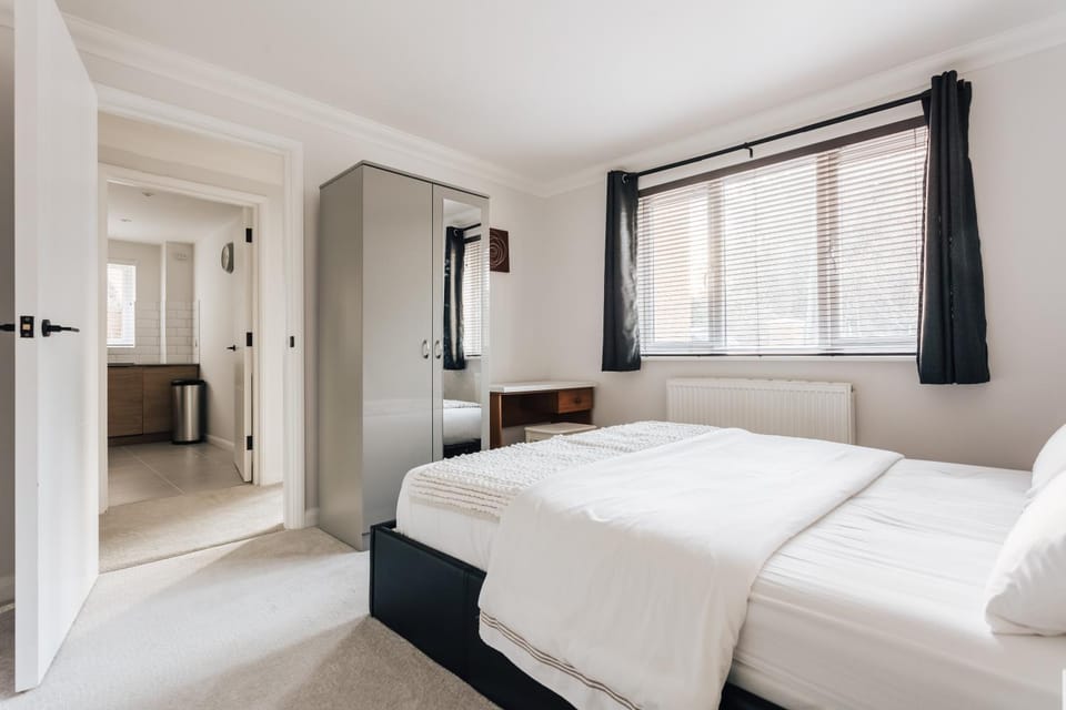 Bed, Bedroom, wardrobe