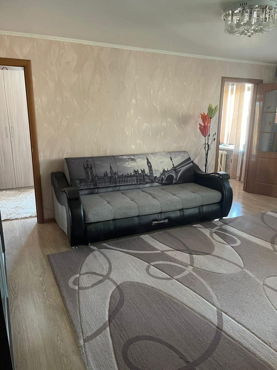 Living room, Photo of the whole room