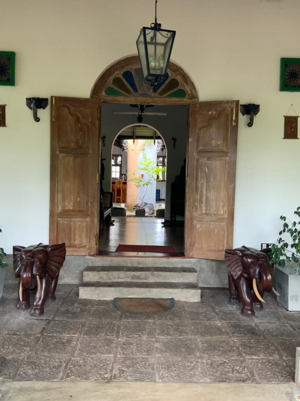 Facade/entrance