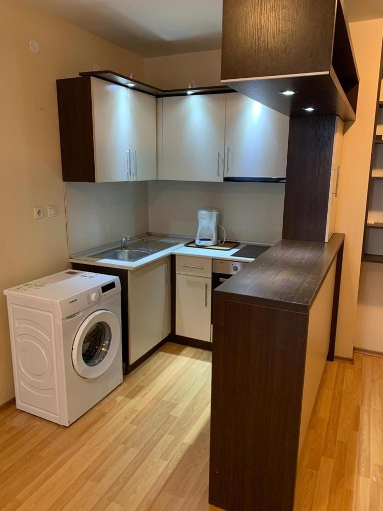 Kitchen or kitchenette, dishwasher, dryer