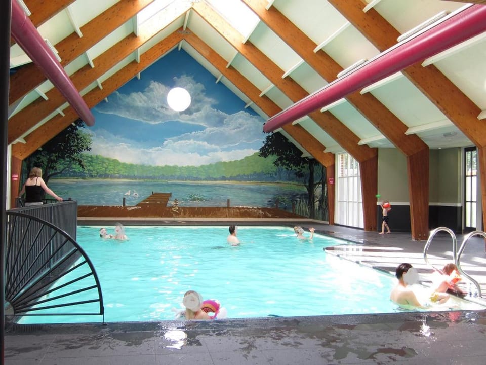 Swimming pool, Swimming pool