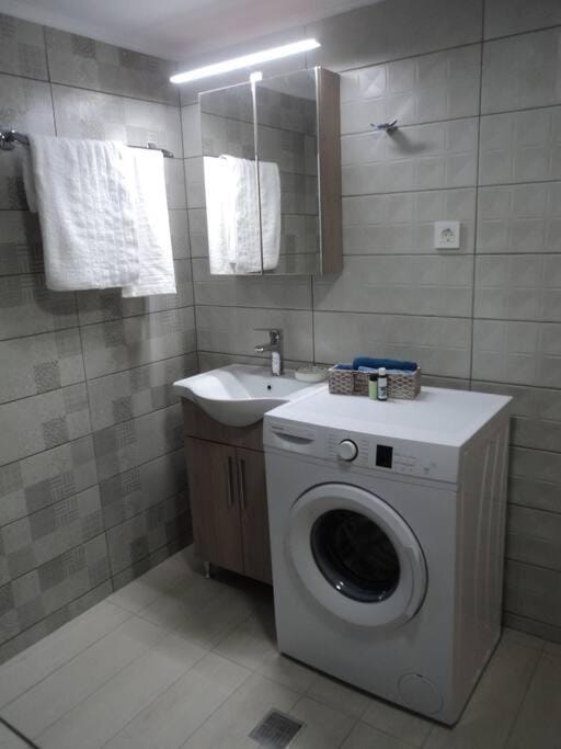 Bathroom, washing machine