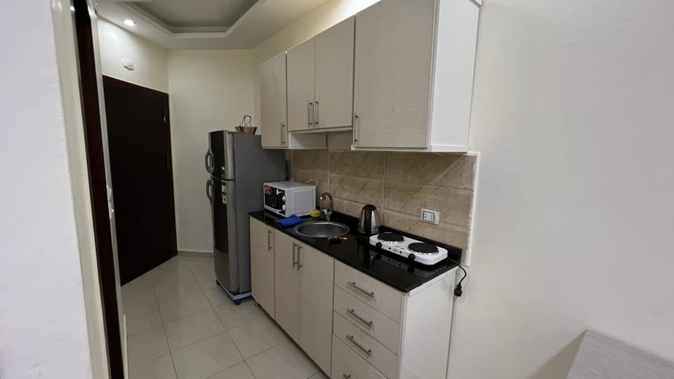 Casablanca beach resort, first line with private beach and swimming pools, Apartment hotel in Hurghada