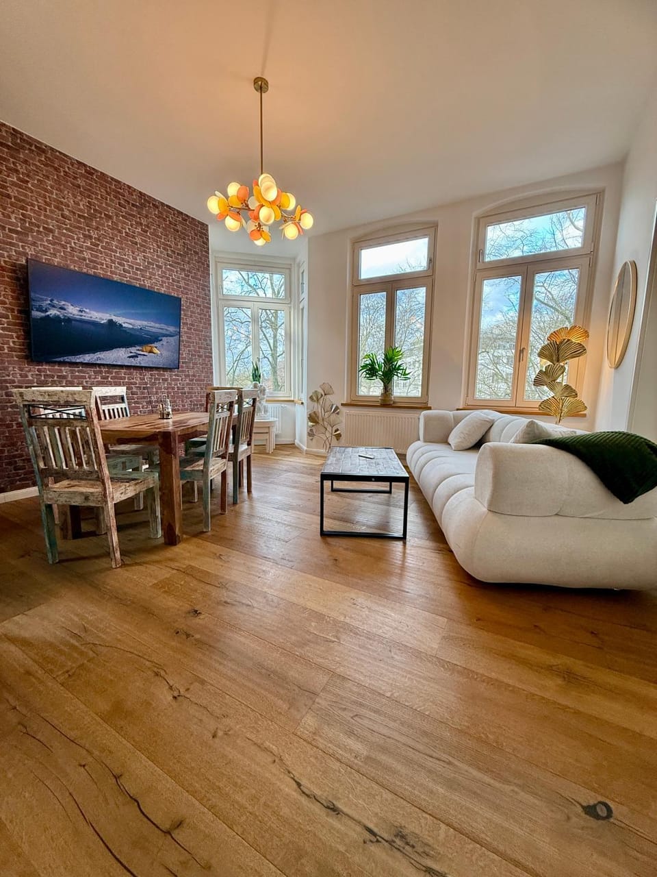 TV and multimedia, Living room, Dining area
